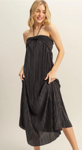 Load image into Gallery viewer, Plisse Halter Nexk Maxi - Black