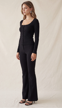 Load image into Gallery viewer, U-Neck Ribbed Long Sleeeve - Black