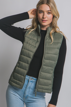 Load image into Gallery viewer, Lightweight Thermal Puffer Vest - Evergreen