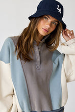 Load image into Gallery viewer, Oversized Washed Colorblock Sweatshirt
