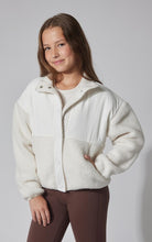 Load image into Gallery viewer, Cozy Sherpa Jacket White - Youth
