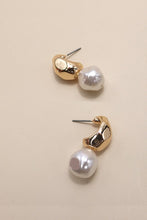 Load image into Gallery viewer, Pearl Gold Drop Earrings