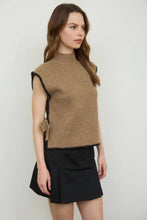 Load image into Gallery viewer, Contrast Stitch SIde Tie Top - Mocha
