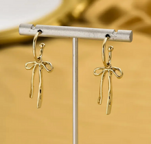 Load image into Gallery viewer, Bow Knot Earrings - Gold
