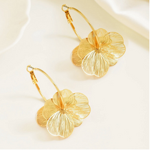 Load image into Gallery viewer, Floral Layer Hollow Hoop Earring
