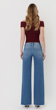 Load image into Gallery viewer, Mid Rise Raw Hem Denim