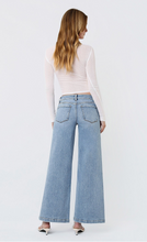 Load image into Gallery viewer, Midrise Wide Leg Front Hem Denim